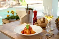 Cala Cala Rooms,Restaurant & Farm Experience