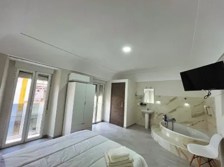 Hostal Pompeya Merida Отели рядом с достопримечательностью «Cripta Santa Eulalia»