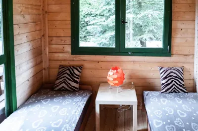 Holiday Homes, Kodrabek Hotel dekat Góreccy H.J. Gospodarstwo ogrodnicze. Szkółka roślin ozdobnych