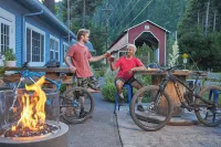 Westfir Lodge & Mountain Market