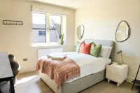 George Apartments Hotels in Broadway