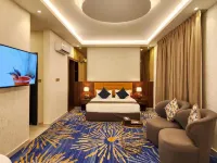 Holiday Al Khaleej Hotel Hotels near Jazirat Sulayfih