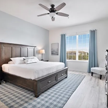 3 Bed Penthouse Near Convention Center! Condo