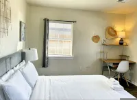 2 brs House With Fenced Yard Near the ZOO Hotels in 