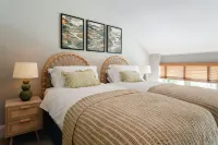 Woodpeckers - Stylish Luxury Property With hot tub