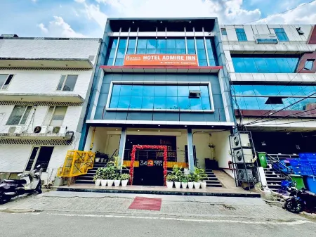 Hotel Admire Inn Ghaziabad by Aspl Отели рядом с достопримечательностью «Ghaziabad Haat»