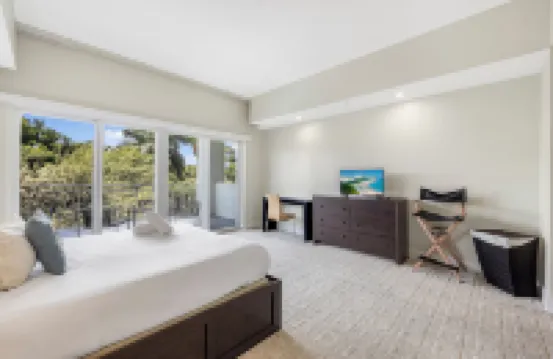 Exclusive Doral Villa with Luxury Amenities