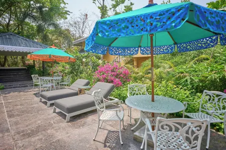 Mayfair Manor Alibag Отели рядом с достопримечательностью «Сасаван Бич»