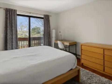 41 Summit Condo Near Mountain Shuttle by RedAwning Hotels in Warren