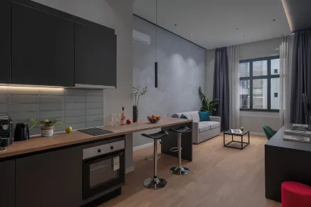 Hebrard Industrial Suites Отели в г. Салоники