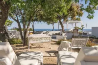 Summer Residence - Sea View Retreat in Provatas, Milos - homestay