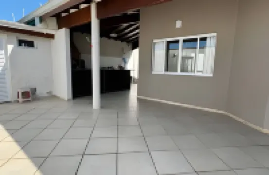 Casa com piscina em Bertioga 1