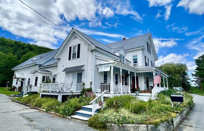 Harvest Barn Inn
