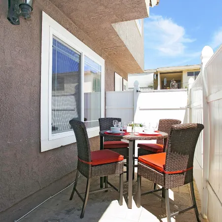 Multi-level 2br-fast Wifi-free Parking -cm-1