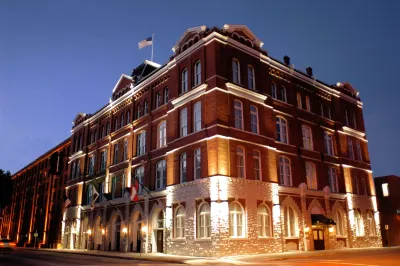 Hotel Indigo Savannah Historic District Các khách sạn gần Wright Square