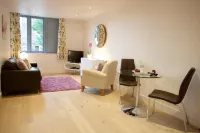 Citystay Living - Pringle House - Airport Shuttle