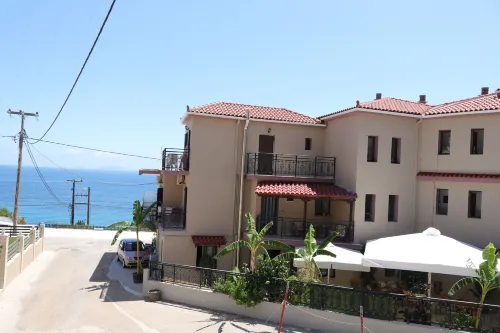 Michaela Hotel a Elios Proni