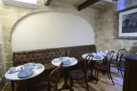 The Burrow Guest House Hotels in Santa Lucija