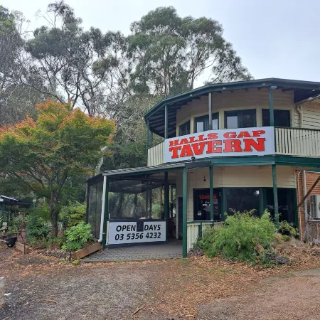 Halls Gap Tavern