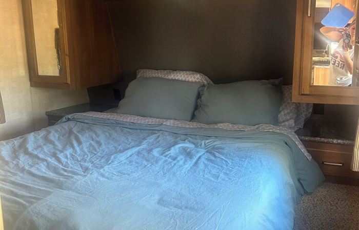 Quiet Glamper on the Lake – Extended Stays Welcome