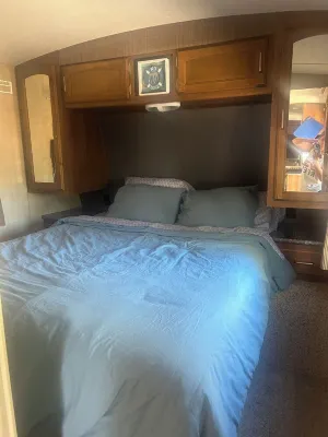 Quiet Glamper on the Lake – Extended Stays Welcome - Homestays