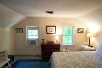 Stroll to SeaView/Beach; Great Yard