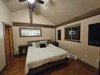 Luxury Winter Ski Vacation Retreat in Big Sky - Hot Tub