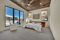 Creekside Cabin: Redlight, Yoga Studio, Sauna, & Cold Plunge; 10-min to skiing Các khách sạn ở Wolf Creek