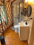 Pacific Yurt at the Foothills of Mount Rainier with New Hot Tub-Fire Pit-Wifi 마운트 레니에 국립공원 주변 호텔