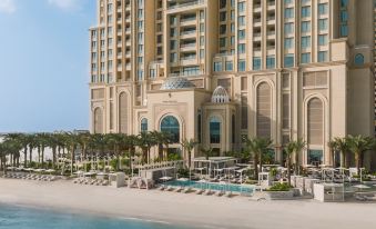 Four Seasons Resort and Residences at the Pearl - Qatar