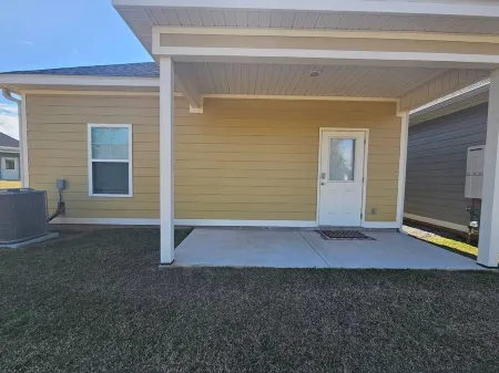 The Cottages 2 2BR2BA Dothan Pet Friendly Gorgeous Pool, Pickle Ball court, Gym