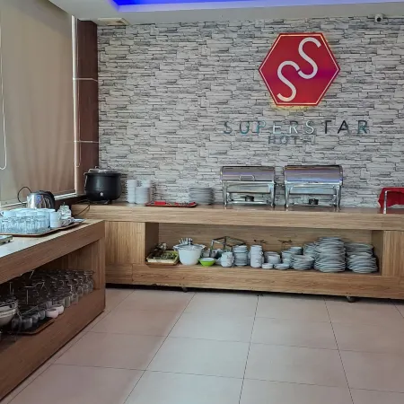 Superstar Hotel