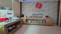 Superstar Hotel Hotels in Dumai