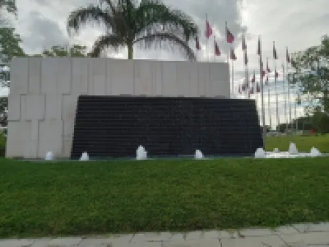 チチ・ラグジュアリーズ -ゼブラ