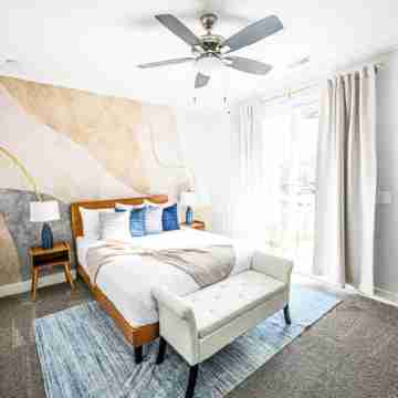 Modern Oasis in Columbus with Hot Tub on Roof with City Views Rooms