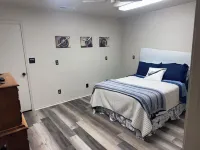 Buffalo airport Fly Inn. 2 bedroom inside a airplane hangar!