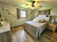 COUNTRY VIEW GETAWAY: ATV/UTV and Country Living Combined, Sleeps 8, near Town.