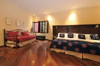 La Casona de la Ronda Hotel Boutique & Luxury Apartments - balcony