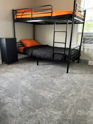 Fully Renovated 2-Bedroom Home with Expansive Backyard Hotels in der Nähe von Sage Branch Library