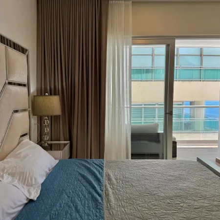 Torre Eleve Apartments