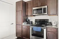 Ziva Luxe 2BR 2BA Near DT Indy Hotels in Whitestown