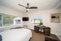 Modern Studio, close to Beach and Port