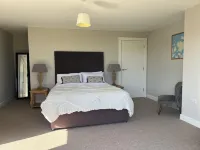 BAYWATCH - Wonderful beach views Hotel a 