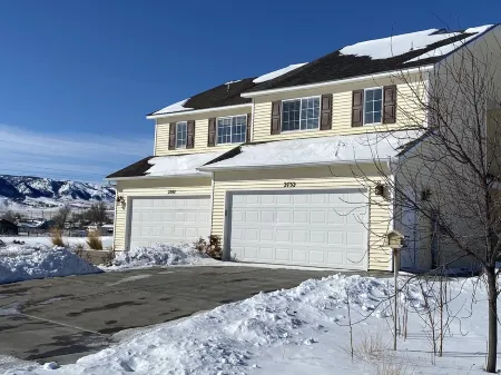 Aspen House Quaint.EV Charge) Отели рядом с достопримечательностью «Casper Events Center»