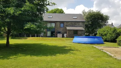 Espace Cosmos - An original disco gîte ... โรงแรมใน