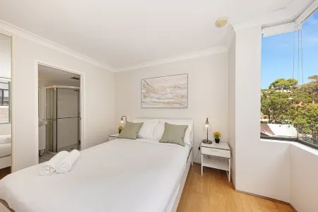 Spacious & Cosy 2 Bedroom Apartment in Darling Harbour Отели в г. Pyrmont
