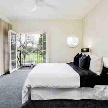 Cosmopolitan lifestyle Rooms