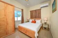 Directly on the Beach - Beachfront - Facing beach swimming pool - 5 bdrm