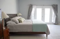 A beautiful oceanfront condo in the heart of George Town