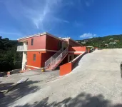 2 bedroom w/ 2 en-suite private bathrooms - 1mile from Cruz Bay Các khách sạn ở 